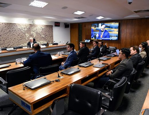 Debatedores alertam: legislação muito rígida pode engessar IA brasileira