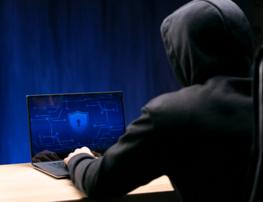 Receita Federal alerta para novo golpe digital envolvendo falsas pendências do Imposto de Renda de Pessoa Física